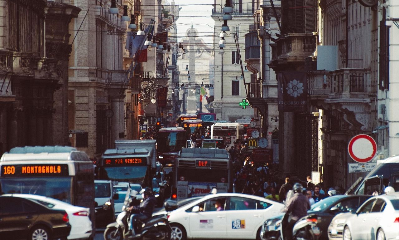Come posso evitare il traffico a Roma