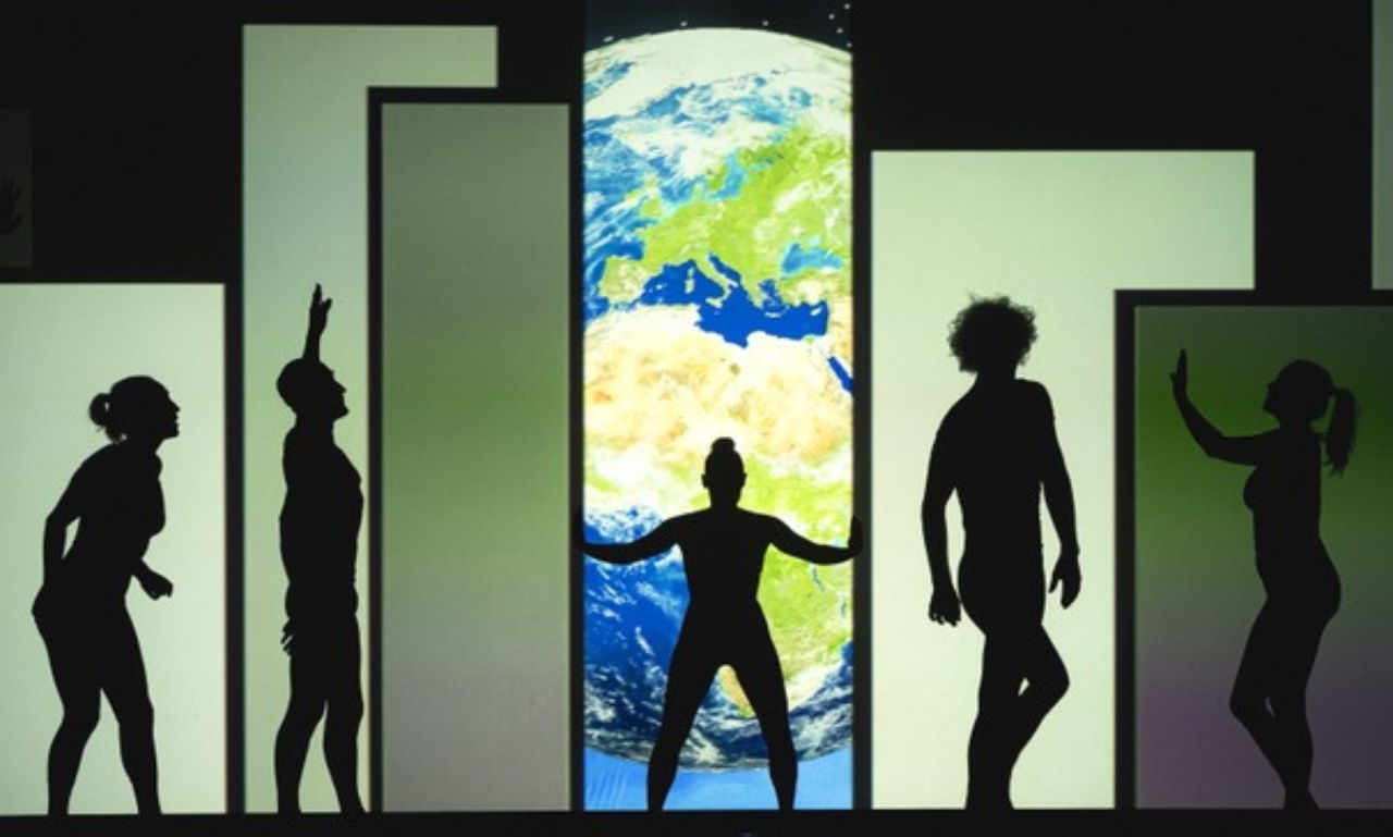 Moving shadows – Our world! Moving shadows - Our world!